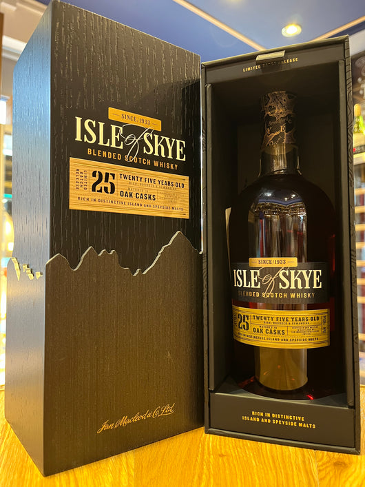 Isle of Skye 25 Yr. old  40%abv   70cl